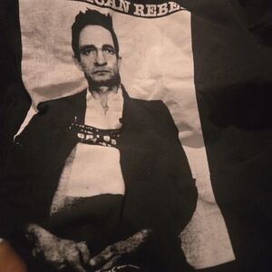 Black Graphic Tee - Short Sleeve